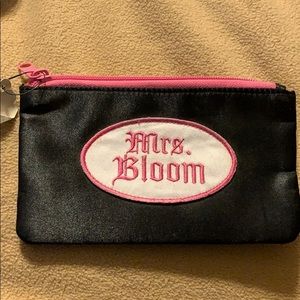 Mrs. Bloom Zipper Pouch